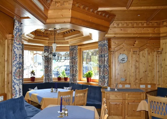 Отель Erhart 4*