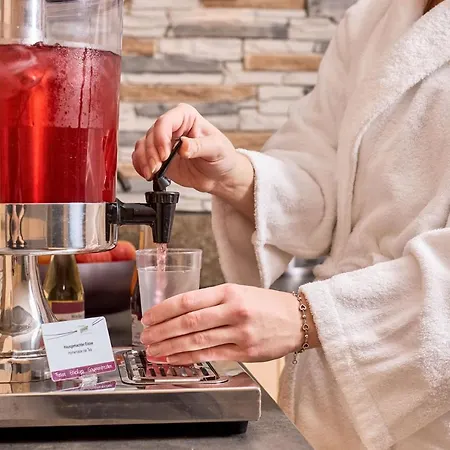 Erhart מלון זולדן