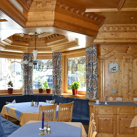 Hotel Erhart 4*