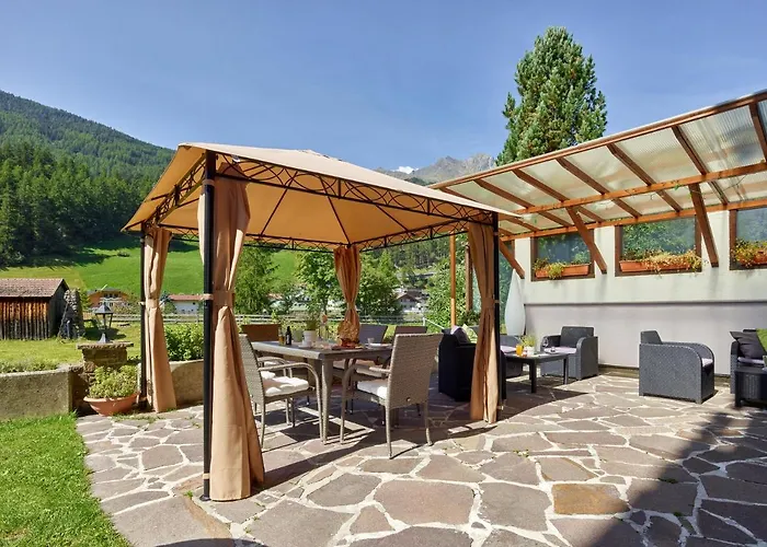 Отель Erhart 4*