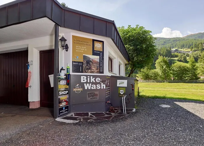 Отель Erhart 4*