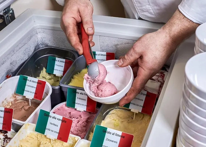 Отель Erhart 4*